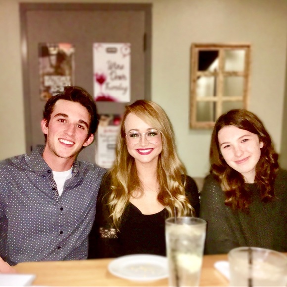 Meet Your Posher! - Picture 5 of 8